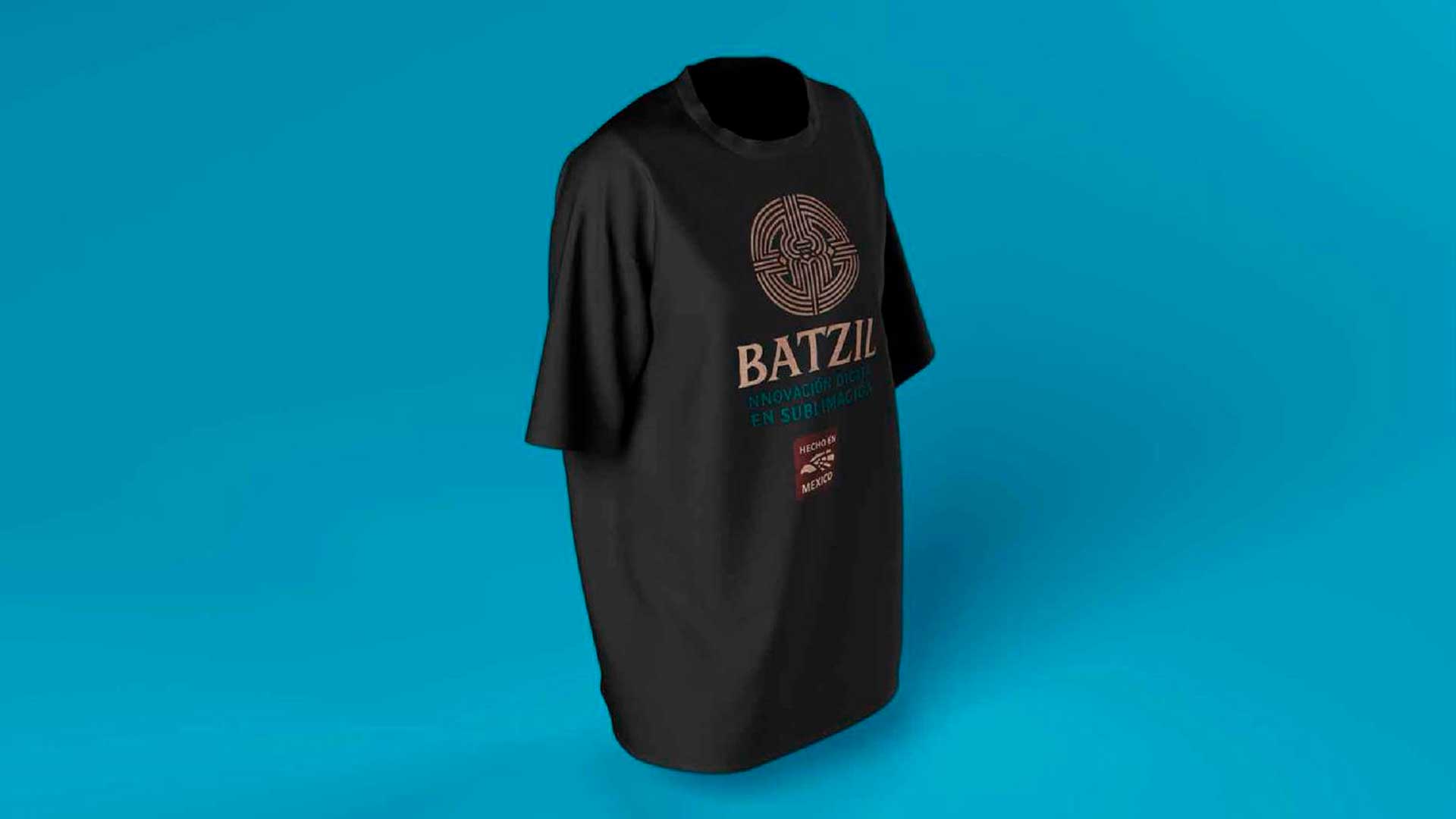 Playera negra con identidad de marca